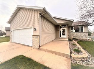 4833 10th St NW, Rochester, MN 55901