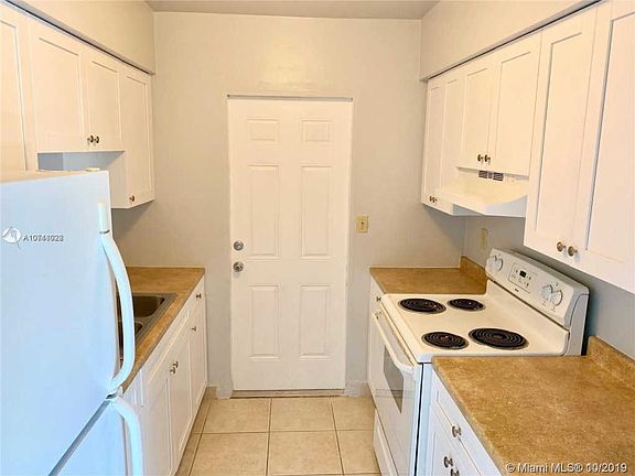 3rd image of 5550 NE 20th Ter APT 3