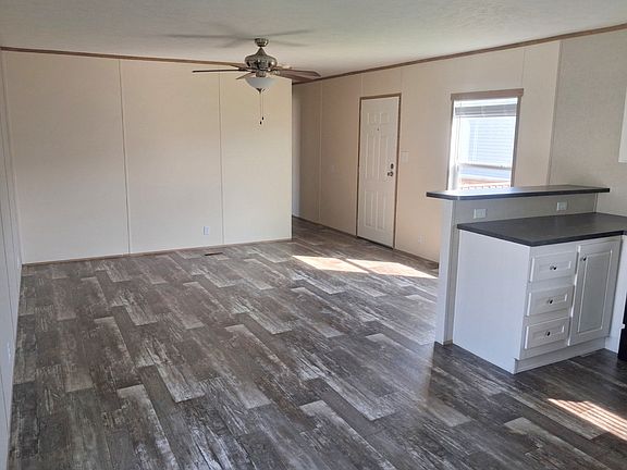 4th image of 572 Banjo Way