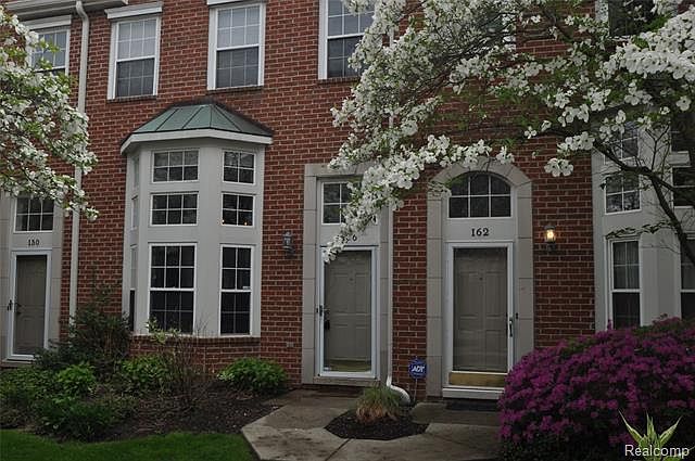 1st image of 156 S Georgetown Sq