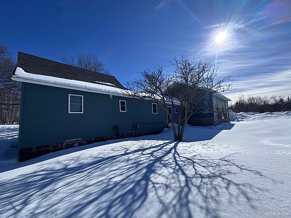 5th image of 59095 Church St