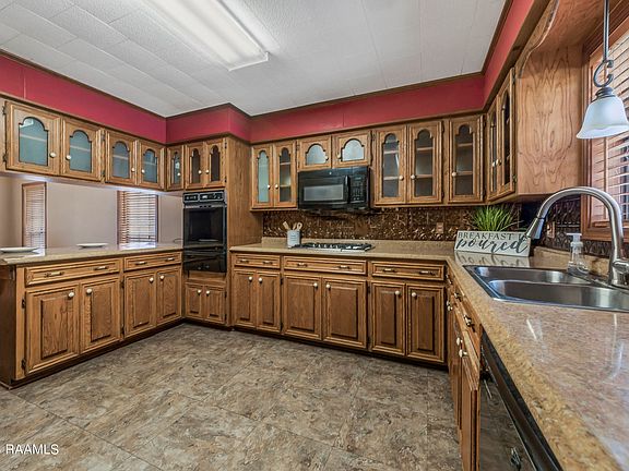3rd image of 505 N Broadway St