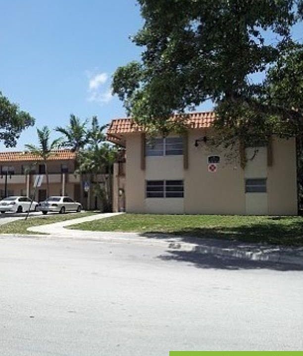 1st image of 400 NW 65th Ave APT 103