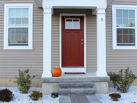 2nd image of 3 Kelly Ln