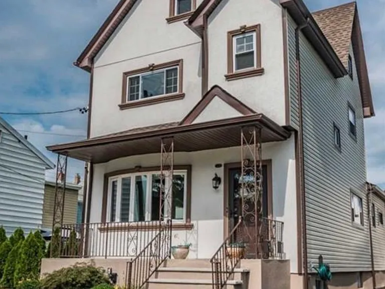310 Union St — Photo 2