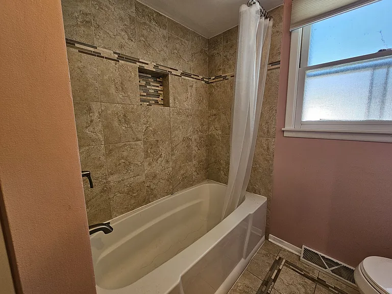 9924 Crawford Ave — Photo 9