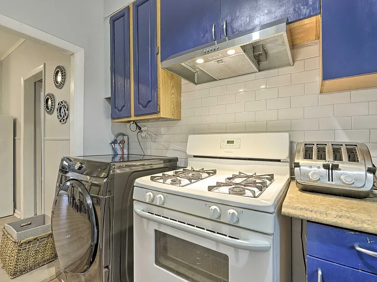 33-35 Wendell Pl #1 — Photo 1