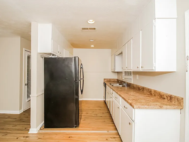 6325 Wellington Way — Photo 8