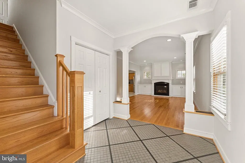 3 bed, 3.0 bath, 1400 sqft, $3,600 — Photo 4