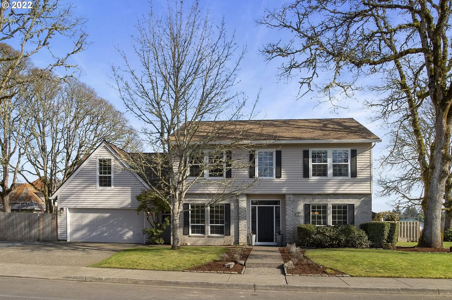 Stunning 4-Bedroom Hillsboro Home with Bonus Room, Den & RV Parking — Photo 1