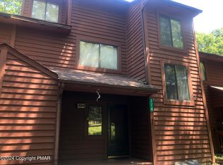 324 Crewe Ct, Bushkill, PA 18324