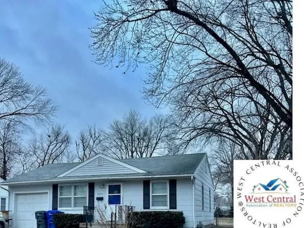 2422 N Woodlawn Dr, Sedalia, MO 65301