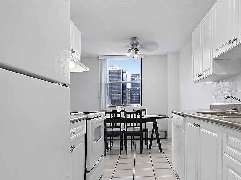 815 4th Ave SW — Photo 34
