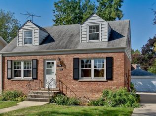 404 N Elm St, Mount Prospect, IL 60056