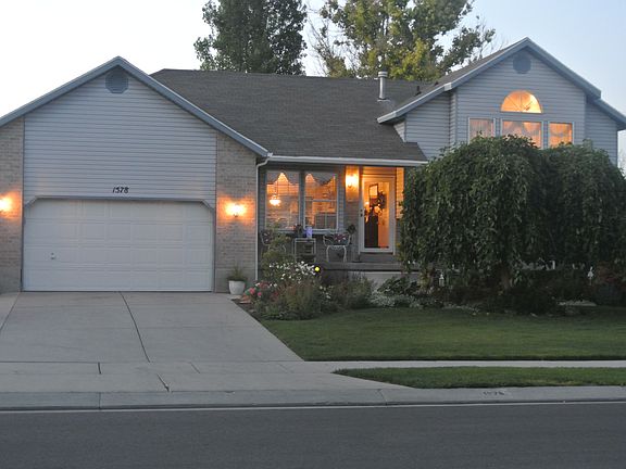 3rd image of 1578 W Plum Creek Dr