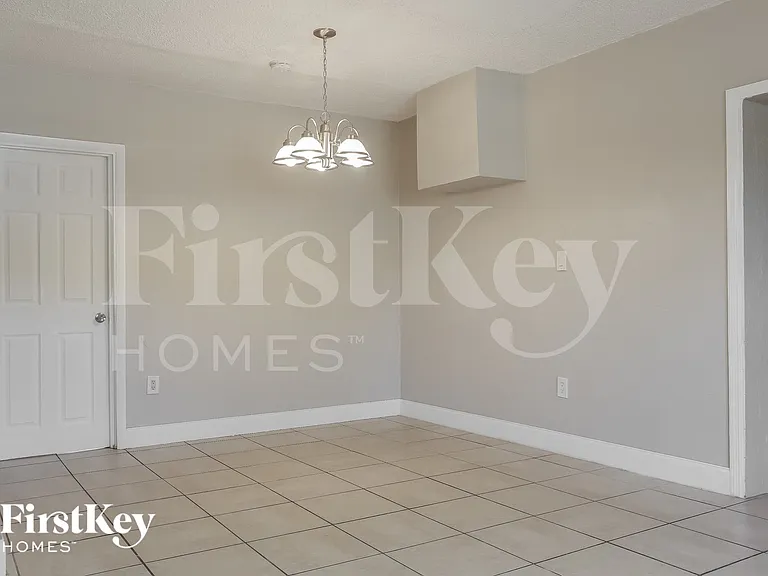 4531 NE 5th Ave — Photo 7