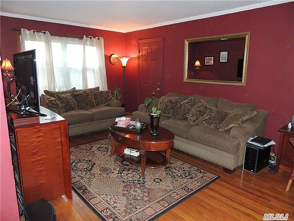 2nd image of 1559 Forest Lake Blvd