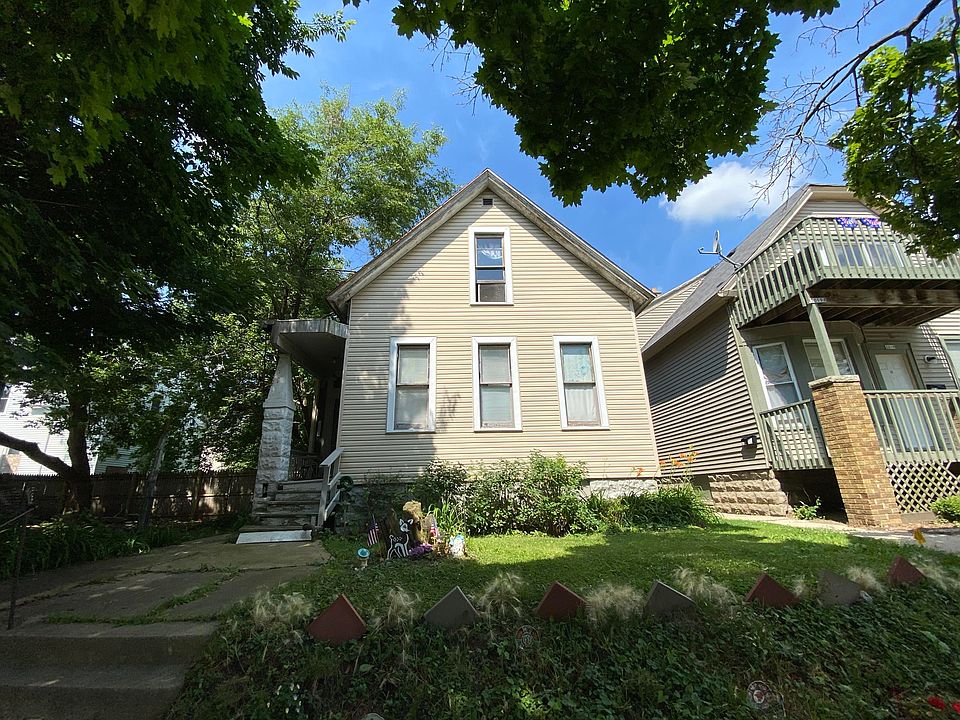 2nd image of 3015 N Buffum St