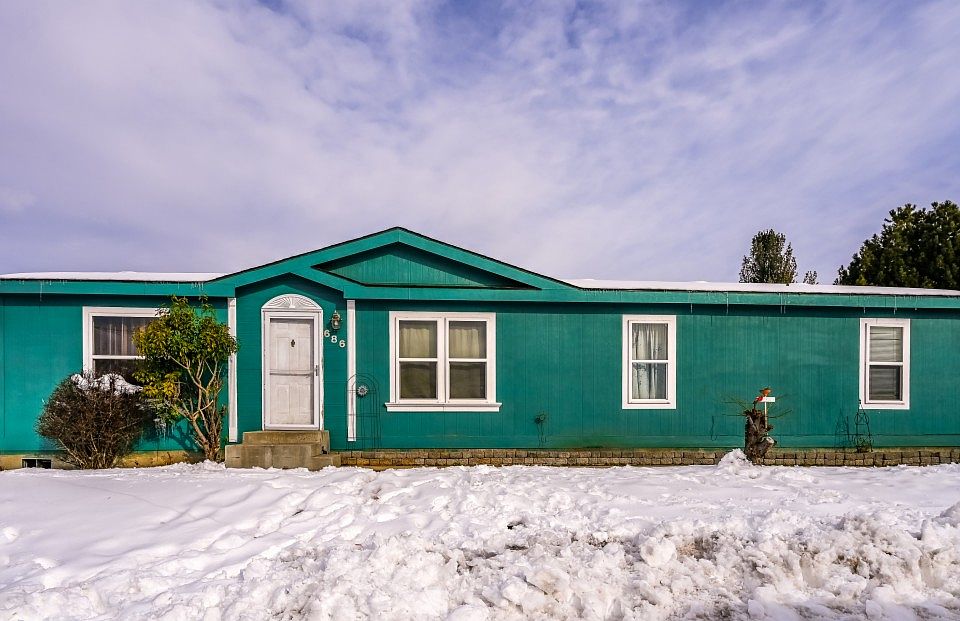 1st image of 686 S Larch Ave