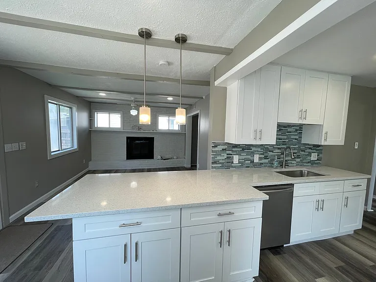 3625 Prairie Ave — Photo 4