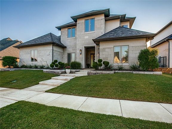 3rd image of 1124 La Salle Ln