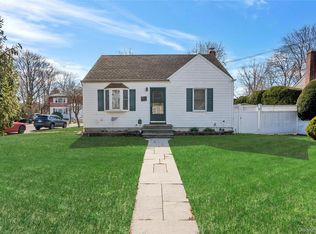 119 E 13th Street, Huntington Station, NY 11746