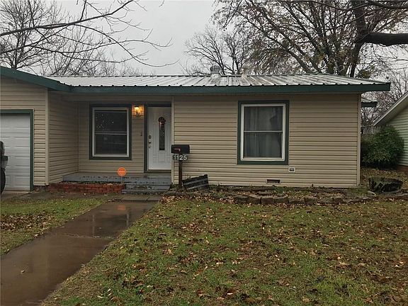2nd image of 1125 S Jefferson Dr