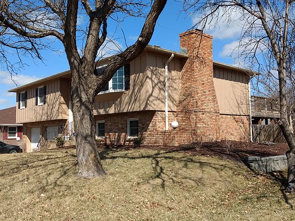 4th image of 2379 Montclair Dr