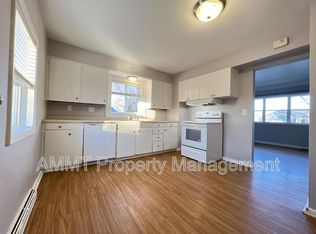 2990 1/2 8th St, Marion, IA 52302
