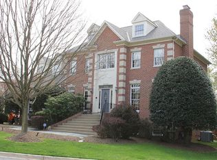 12112 Damson Dr, Gaithersburg, MD 20878