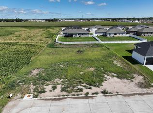 5002 17th St, Columbus, NE 68601