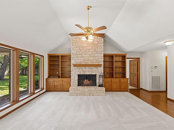 4th image of 203 Oak Cluster Dr