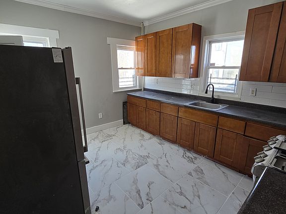 3rd image of 47 N 16th St #G1