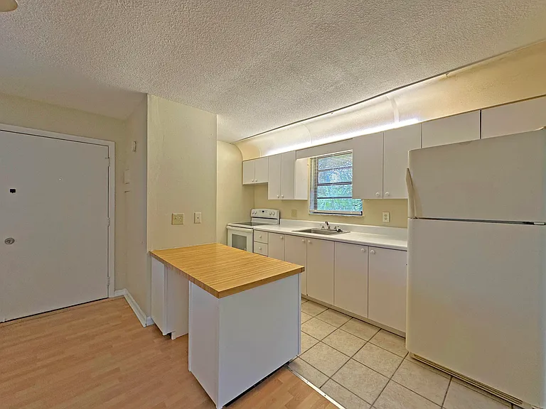 1021 SE Monterey Rd #A22 — Photo 3