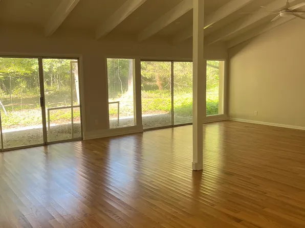 2035 Huntingdon Rd, Huntingdon Valley, PA 19006