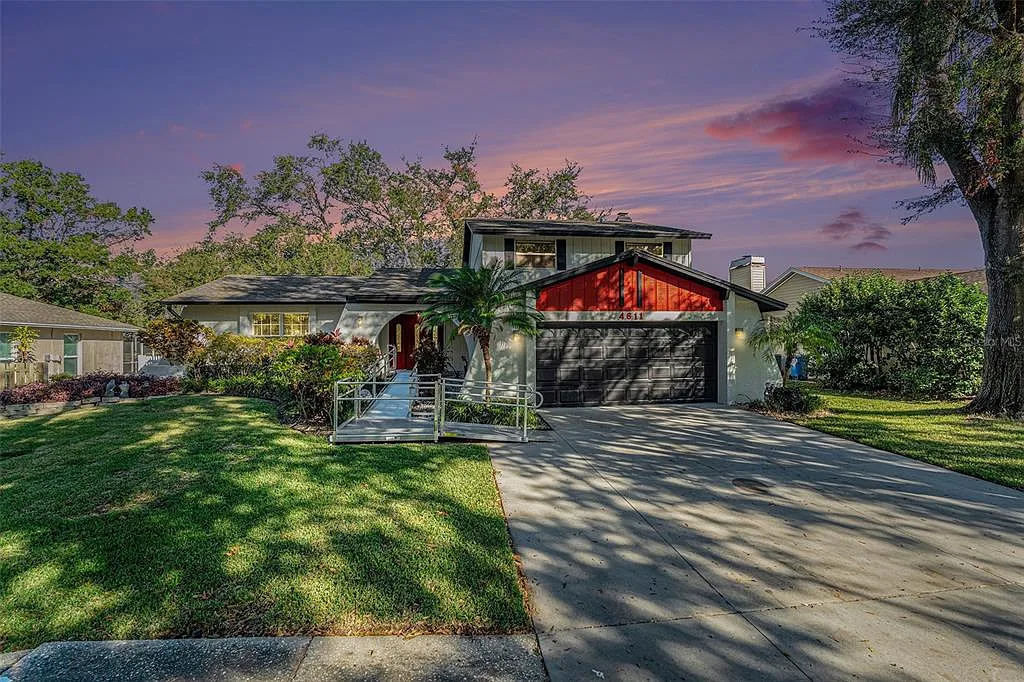3 bed, 2.5 bath, 2082 sqft, $3,000 — Photo 1