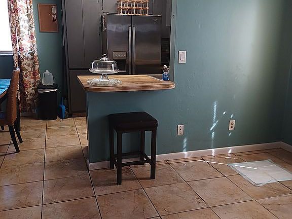 3rd image of 1031 SE 8th Ter #G