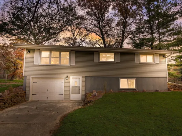 E7280 S Oak Crest Dr, Reedsburg, WI 53959