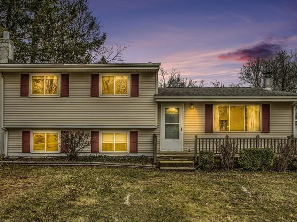 10094 Woodlawn Dr, Portage, MI 49002