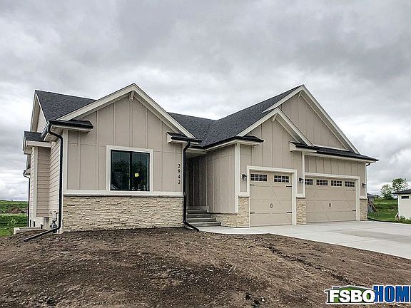 3rd image of 2942 NE Brentwood Cir