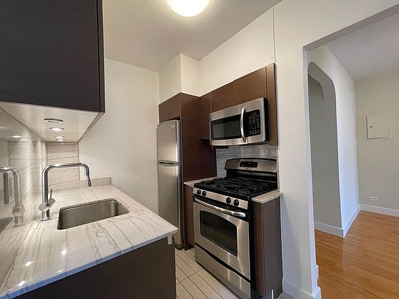 4th image of 364 W 18th St APT 5L