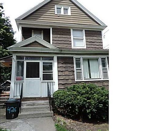 2nd image of 426 Beattie St
