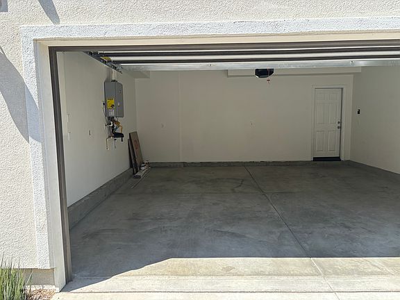 4th image of 17060 Zion Dr