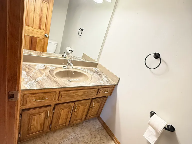 8257 N Woodland Ave — Photo 9