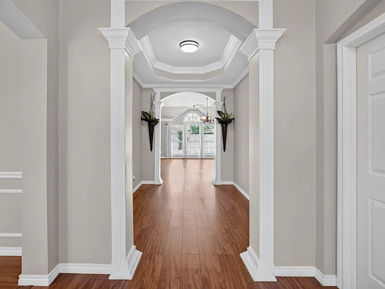 2848 Gillespie Ln — Photo 3
