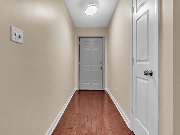 4th image of 1096 Jessica Lauren Dr