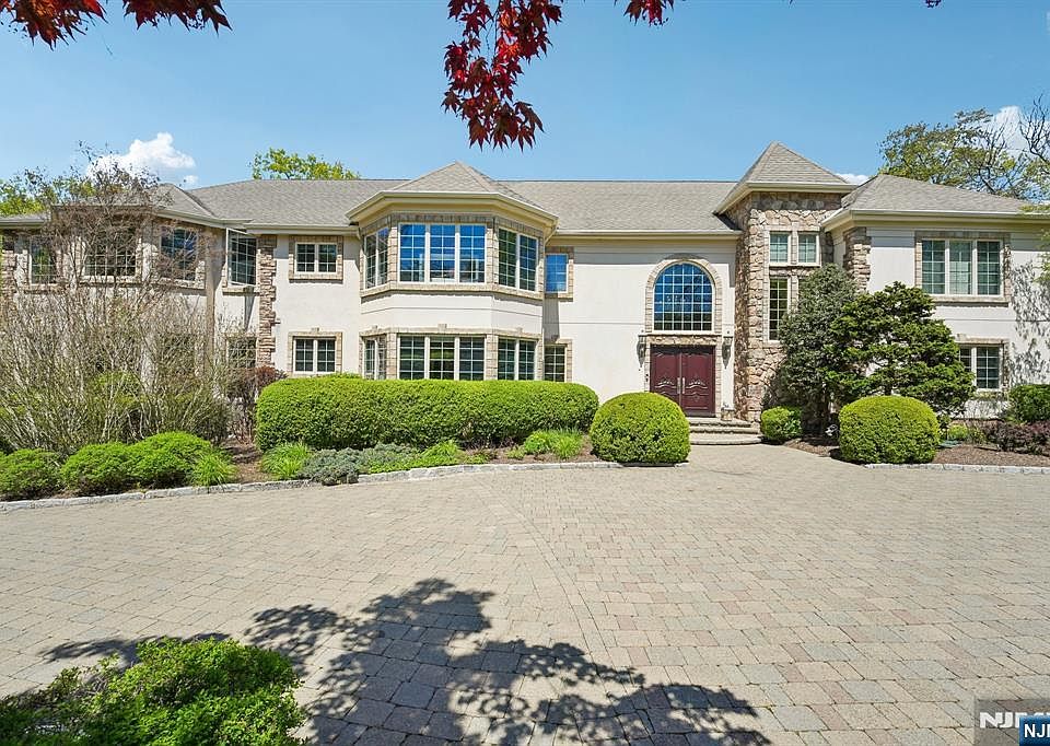 1st image of 554 Hampton Hill Road
