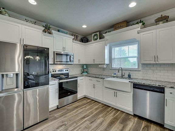 3rd image of 328 Merganser Ct