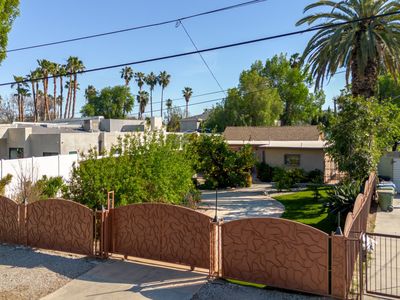 19026 Keswick St, Reseda, CA, 91335