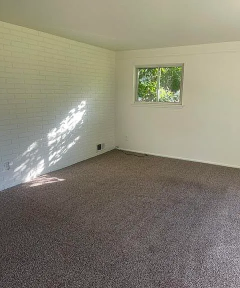 8375 Hillcrest Blvd — Photo 10